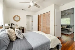 Summer House - 1Br-1Ba - Second Floor Apt - Five Minute Walk To City Gates - Image 5
