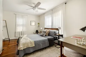 Summer House - 1Br-1Ba - Second Floor Apt - Five Minute Walk To City Gates - Image 2