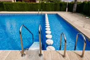Apartment with Pool_Just a stone's throw from the sea - Image 3