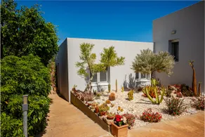 Adorable Farm House in Olive Valley - Image 5