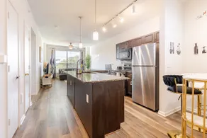 Spacious Fully equipped Blessed HOME at Domain - Image 5