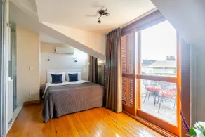 Pera Penthouse with Balcony and Sea View - Image 2