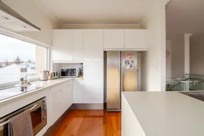Located in the Mindarie Marina a Luxury House in a Perfect Location - Image 4