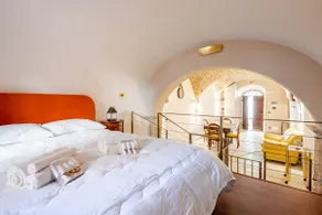 *(Art Of Living)* - Elegant house in the historic center - Image 2