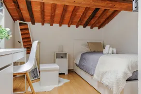 Attic Near Leaning Tower-Free Parking Included - Image 5