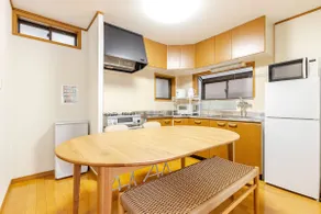 3LDK, can accommodate up to 13 people! Shinjuku is just one train ride away, convenient transportation! Direct bus service to Narita and Haneda! - Image 3