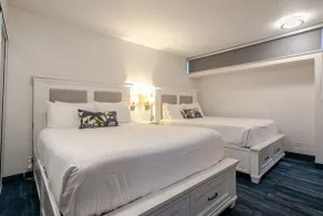 Ocean Front Oasis w/KingBed+Private Patio+PK+WiFi - Image 3