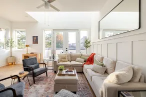 Rooftop Retreat & Skyline Views - Image 3
