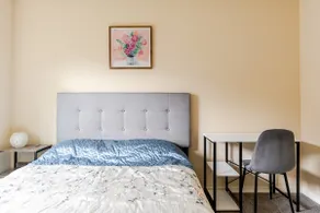 Guest suite with private entrance and parking - Image 3