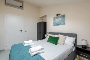 Luxury Elegant Penthouse 3 Bedrooms, 2 Bathrooms - Image 4