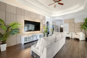 Luxury Pool Oasis/Game Room/Sleeps 10 - Image 3
