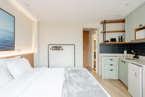 Contemporary and cozy studio - Image 3
