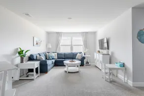 3 Bdrm, 2 LR, Chefs Kitchen, Pet Friendly - Image 2