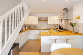 Luxury mews house with balcony & parking in the centre of Bath - Image 3