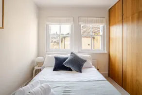 Luxury mews house with balcony & parking in the centre of Bath - Image 4