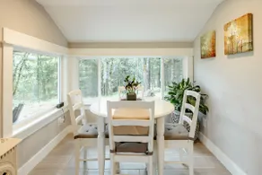 Romantic upscale cabin in the woods - Image 3