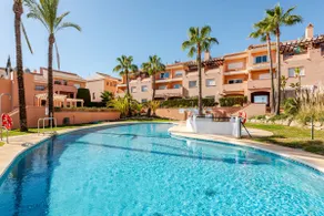 Riviera Retreat with private rooftop and sea views - Image 4