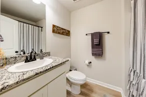 Stylish 3BR Retreat | Wi-Fi • Ponds • Playground - Image 5