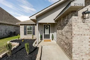 Walker Cove House | 25 Min. from LSU | Sleeps 6 - Image 5