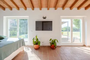 Cottage + patio 200 meters from Lake Bracciano 2 - Image 3