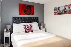 Beautiful View Apartment Near Canary Wharf - Image 2