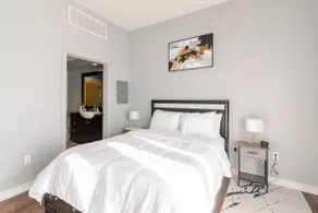 Queen City Retreat Cozy Apartment - Image 3