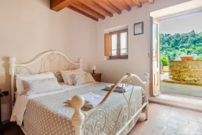 Il Pozzo · Cliffs & Villages · Jacuzzi · Tuscany - Image 2