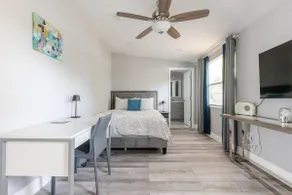 Coastal Escape: 3 bedrooms, 4 beds, 2 baths - Image 3