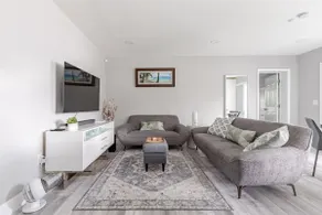 Coastal Escape: 3 bedrooms, 4 beds, 2 baths - Image 2