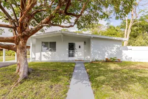 Coastal Escape: 3 bedrooms, 4 beds, 2 baths - Image 4