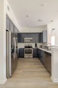 1BR/1B Spacious Private Full Apt. Gym&Pool-109 - Image 4
