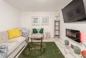 Tranquil Burien Getaway - Image 3