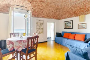 Sea View Suite - Sleeps 3 - Free Parking - Image 2