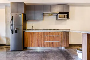 Spacious apartment with gym and pool - Image 4