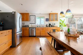 Charming east side house, with hot tub. - Image 5