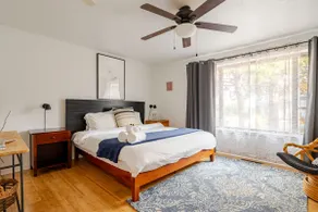 Charming east side house, with hot tub. - Image 4