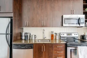 3Beds & 2Baths Condo at Heart of Downtown Toronto - Image 3