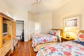 Harborfront View Cottage - Image 4