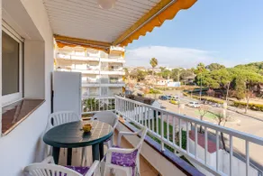 On the beach: new apartments in Lloret - Image 4