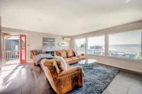 Sound View Home • 2 King Beds • Lighthouse Park - Image 2