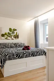 Modern • 2 Bedrooms • 2 Bathrooms • Old Town - Image 5