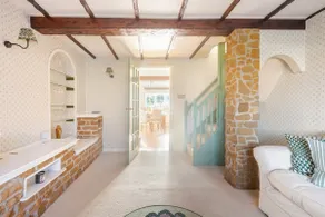 Cosy cottage retreat in heart of fabulous village - Image 2