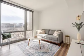 Nestled Boutique APT Downtown - Image 2
