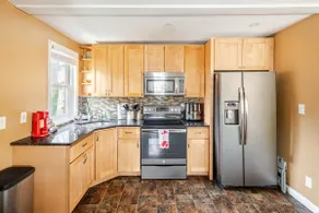 3BR Urban Retreat-With Charm - Image 4