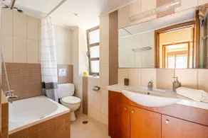 Park House -beside the Medieval Town of Rhodes-free parking - Image 5
