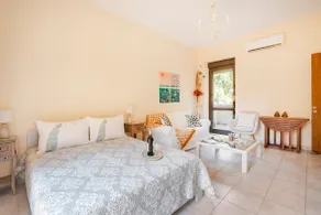 Park House -beside the Medieval Town of Rhodes-free parking - Image 3