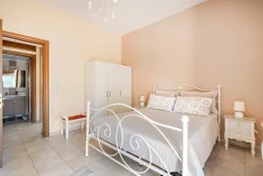 Park House -beside the Medieval Town of Rhodes-free parking - Image 4