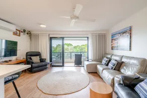 Modern Beach side apartment. - Image 2