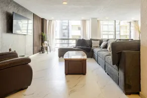 Luxury 5br Apt, amazing location, sleeps 16 people - Image 5