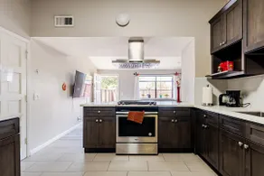 Entire Home for 4: 2 Bedrooms, 1 Bathroom, Kitchen - Image 4
